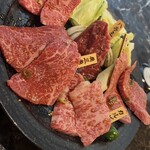 炭火焼肉 楽牛園 - 