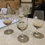 ヴィノスやまざき - ドリンク写真:白から始まって…