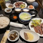 牛たん炭焼 利久 - 