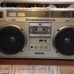 とんかつ　わが家 - なぜかラジカセ(笑)