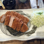 平田牧場 とん七 - ダブル厚切りロースカツ膳  三元豚
            