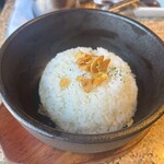 あ・かうはーど - 連れのガーリックライス、ペーストを入れ頂きました、美味しい