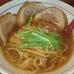 百代 - 醤油チャーシュー麺（850円）