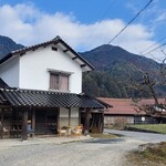 パン屋 MiDORi-NO-YAKATA Boulangerie cafe - 広島市安佐南区戸山にある「パン屋 MiDORi-NO-YAKATA Boulangerie cafe」さん、朝7時から営業
2021年開業、店主さんと女性スタッフ1人の2名体制
