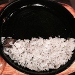 凡僧 - もも焼食べた後のごはん