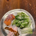 アジアン キュイジーヌ エー・オー・シー - ランチBセット（海南チキンライス～カオマンガイ～、烏龍茶）