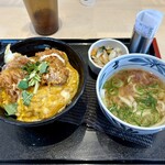 かつ庵 - 料理写真:帆立とじ丼 麦飯並盛り 温小うどん 季節の漬物セット