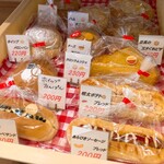 ベーカリー クグロフ - 料理写真:普通のパンは懐かしい味わい