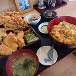 ひなた - 料理写真:ひなた弁当(ご飯なし) 800円、親子丼  650円