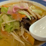 リンガーハット - 料理写真:ピリ辛ちゃんぽん麺少なめ 野菜増量