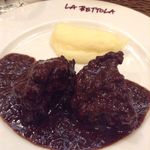 ラ・ベットラ・ダ・オチアイ - 牛ほほ肉の赤ワイン煮