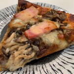 ル・ロックル - 料理写真:厚切りベーコンピザ290円