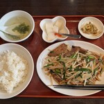 旺旺 - 豚レバとニラの炒め定食