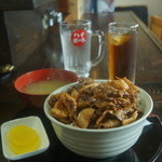 つるちゃん - 料理写真:ジンホル丼セット