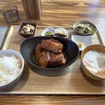 きょうとて - 豚角煮定食