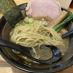極麺 青二犀 - やや平打ち中細麺