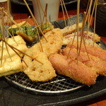 銀座酒場 マルハチ - 2015.01　うまかもんコース：名物 「出汁で食べる」串揚げ （５本盛り）