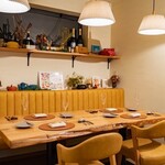 UNE TABLE - メイン写真: