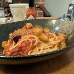 セブンカフェ - 料理写真:茄子とベーコンのトマトソース