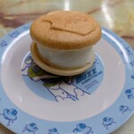 三国屋 - 料理写真:アイスモナカ