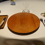 ロワゾー・パー・マツナガ - テーブル