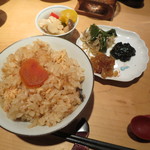 器楽亭 - 鮭の炊き込みご飯、唐墨のせ ジャコと唐辛子、岩海苔、大根のきんぴら ピクルス