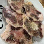 黒毛和牛ホルモン大衆焼肉しんすけ - 