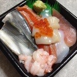 Kaisen Dukushi Dommaru - 海鮮丼（５４０円）