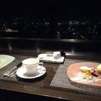 鉄板焼 神戸 ホテルモントレ グラスミア大阪 - 夜景が綺麗です〜♫