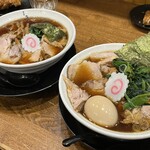 らーめん みずさわ - 奥がデフォ盛り