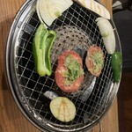 ホルモン焼肉 肉乃家 - 