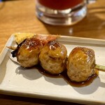 関内もつ肉店 - つくね ¥220