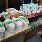 喜久屋 - 商品の陳列台