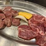 焼肉 三四郎 - 塩豚タン　生ラム