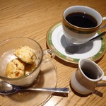 むさしの森 Diner - アフォガード(630円)とオーガニック豆100%カフェインレス珈琲(680円)
