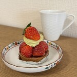西洋菓子 おだふじ - 料理写真:苺のタルト（700円）
