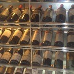 ピエール・ガニェール - 店内ワインセラー ムートンがいっぱい
