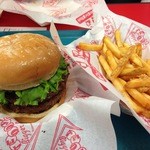 Teddy's Bigger Burgers - モンスターバーガー