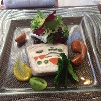 ラ ヴォワール - 前菜:糸よりと帆立貝のテリーヌ　グリーンマスタード添え