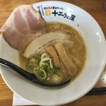 近江熟成醤油ラーメン 十二分屋 - 料理写真:近江鶏白湯醤油