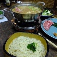 鯛よし百番 - 海の幸山の幸を盛り合わせた当店自慢の寄せ鍋：3024円　
