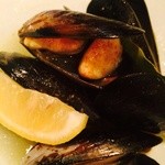 炉端イタリアン ICORIBI - ムール貝の白ワイン蒸