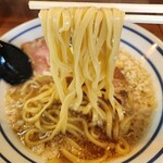 かなづや食堂 - 背脂ラーメン(ニンニクあり) の麺