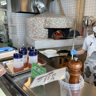 富良野チーズ工房 ピッツァ工房_1