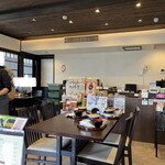 峠の釜めし本舗 おぎのや - 店内の雰囲気。