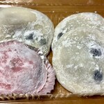 雷除志ん古 - 豆大福3つとイチゴ大福