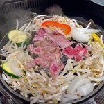 サッポロビール園 開拓使館 - ラム肉でジンギスカン