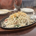 サッポロビアレストラン９１０ - シャキシャキもやし炒め