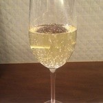Uotarian You - スパークリングワイン(600円)で改めて乾杯。