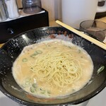 泡系しおとんこつラーメン べらしお - 